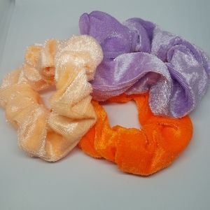 🔴Scrunchie Bundle: 3 Scrunchies plus 6 Stickers